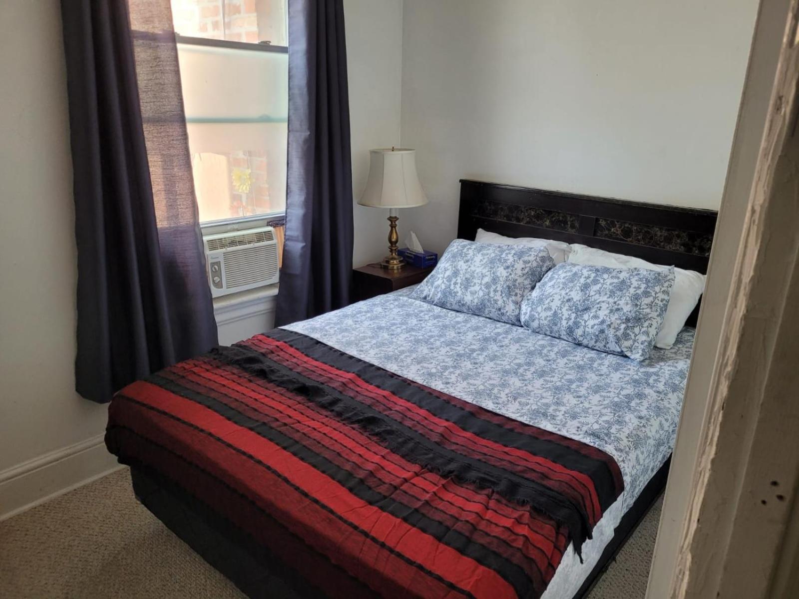 Cozy Downtown Two Bedrooms Free Parking Кингстон Экстерьер фото