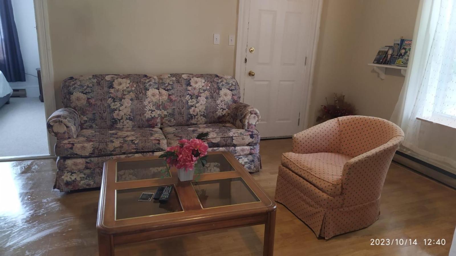 Cozy Downtown Two Bedrooms Free Parking Кингстон Экстерьер фото